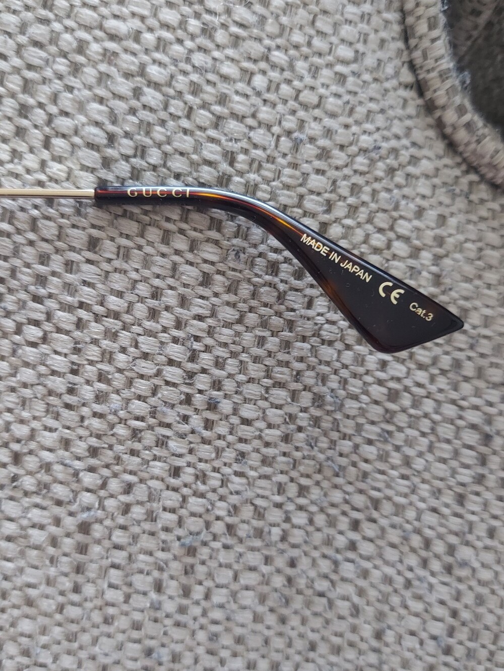Gucci Gold Frame Black Sunglasses with Red Trim - Picture 3 of 9
